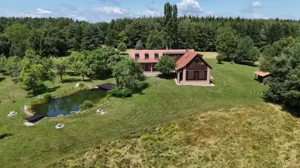 Eladó családi ház, Apátistvánfalva 7 szoba 350 m² 330 M Ft