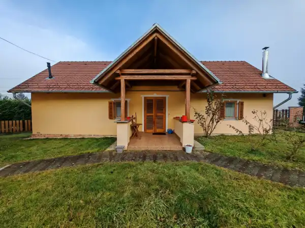 Eladó családi ház, Csörötnek 2+2 szoba 135 m² 94.47 M Ft